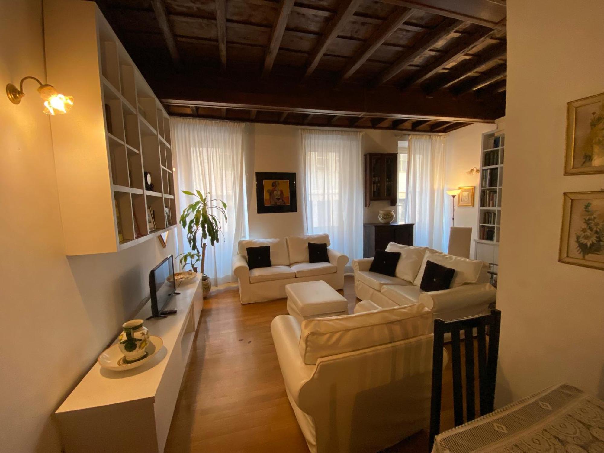 Leonina Luxury Euroform Apartamento *